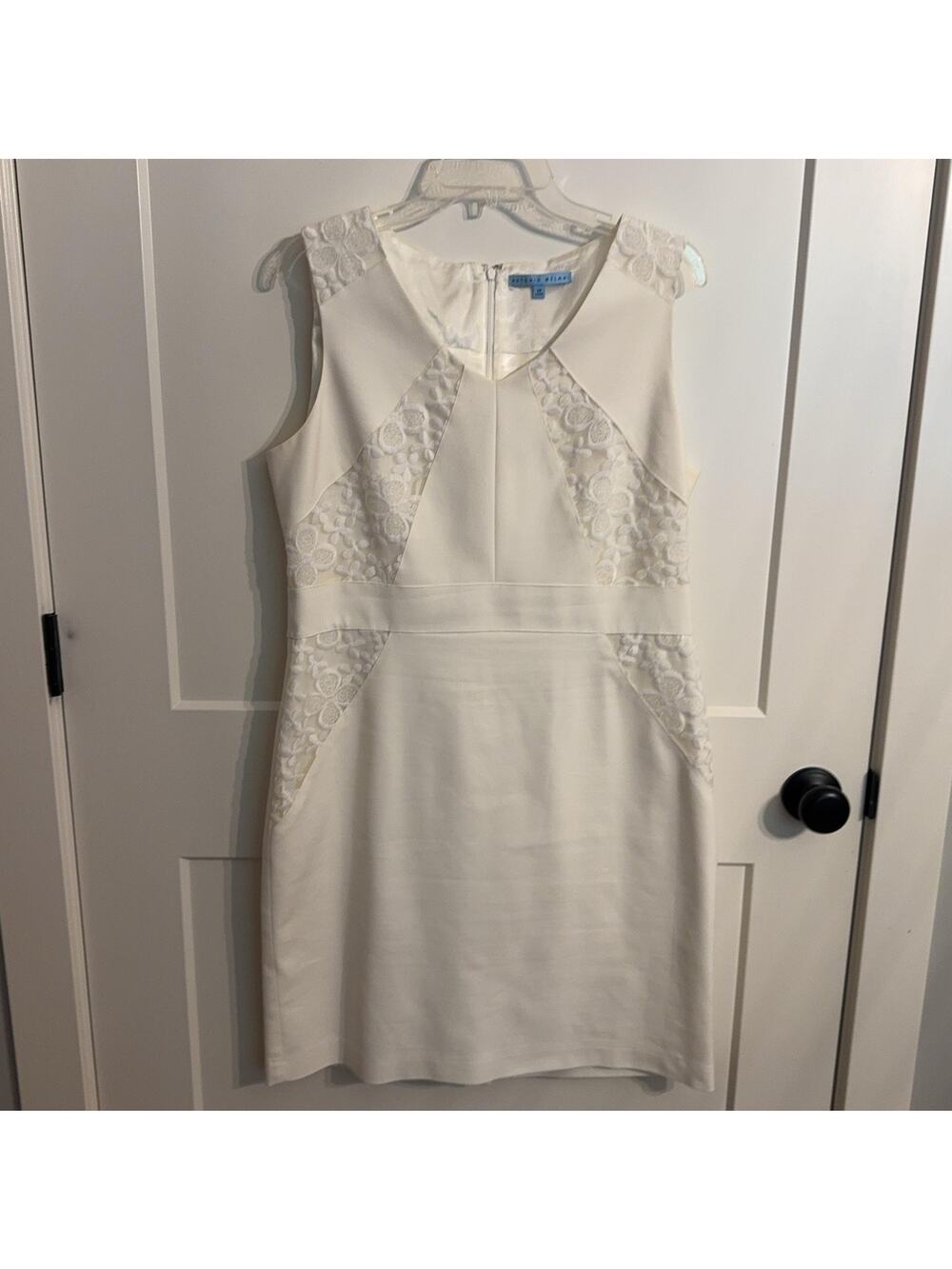 Antonio Melani Dress Sz 14 White Floral Embroidered Sheath V Neck Wedding Party
